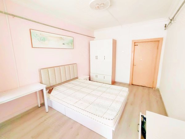 女生合租主卧阳台近大明湖山东大学奥斯卡泉城广场中心医院印象城