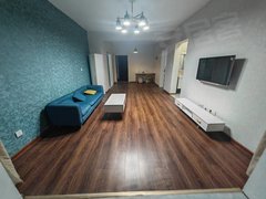 阜阳颍上解放北路急租 近四小五中 妇幼旁 客厅带空调 房子干净整洁出租房源真实图片