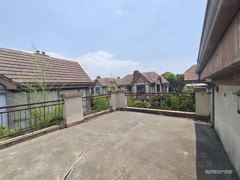 富力湾(别墅)4室2厅4卫229㎡南北550万