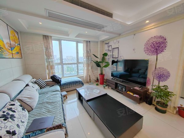 高铁站新中医院附近,金宸国际花园两室电梯房,价钱可谈有钥匙