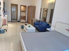 合肥肥东肥东县城县医院在对面,楼下公交车方便,生活圈热闹出租房源真实图片