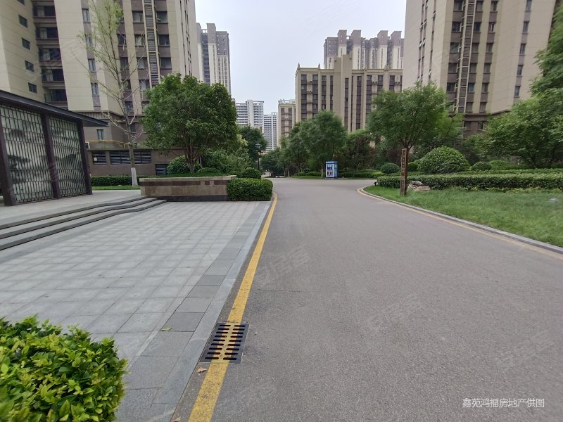 万和郡精装小三居,全明户型,南北通透.满二价可谈,急售