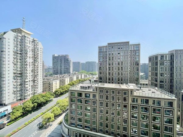 杭州西湖文教保亭人家保亭人家精装一室一厅整租  电梯房  客厅房间