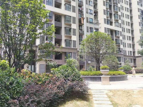 上海杨浦杨浦大桥农房万丰公寓本人实勘,12号线地铁,精装全配,领包