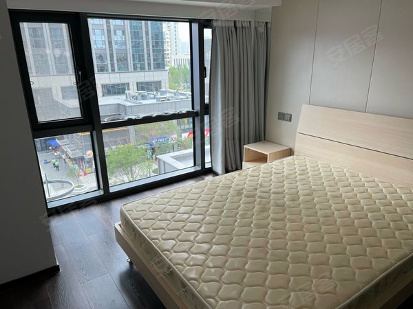 天津南开天拖南融创中心中南广场(东区)融创精装loft 上下两室 领包