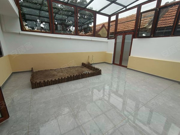 青岛崂山沙子口小河东馨苑小河东新装平房,院子罩起来了,有地暖出租