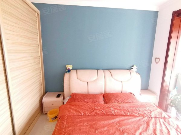 逸景佲居精装修拎包住中间楼层采光好配套齐全带电梯