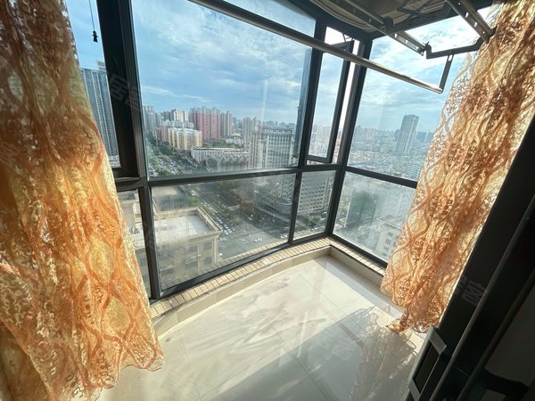 郑州金水曼哈顿曼哈顿广场燕庄地铁口 曼哈顿 奥斯卡 浦发国际 朝南次