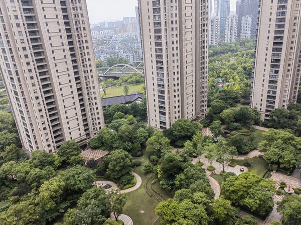 【多图】龙湖春江郦城,区政府租房,滨江天街旁新出一套高层大三房带