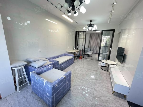 广州荔湾中山八路环翠园小区河柳街 步梯5楼 精装修两房 赖经理现场