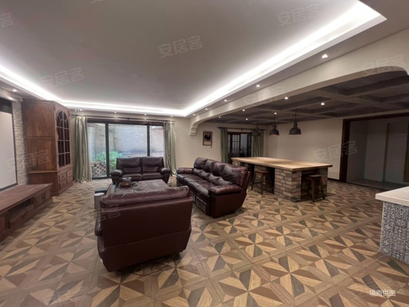 华侨城108坊 精装下叠边户出售 带150平私家花园 随时看