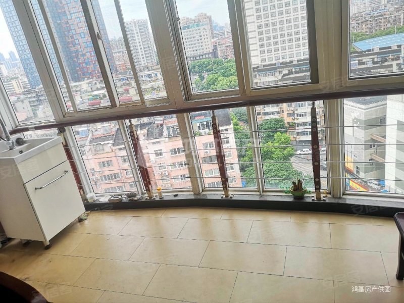 家具家电全带,精装拎包入住好房源,龙韵花园二手房,145万,4室2厅,2卫