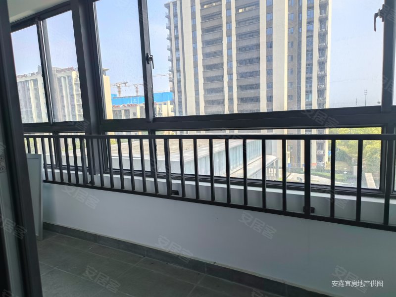 娄东 产权清晰 精装好房 双卫生间 次新房 近医院 南北通透,融创悦园