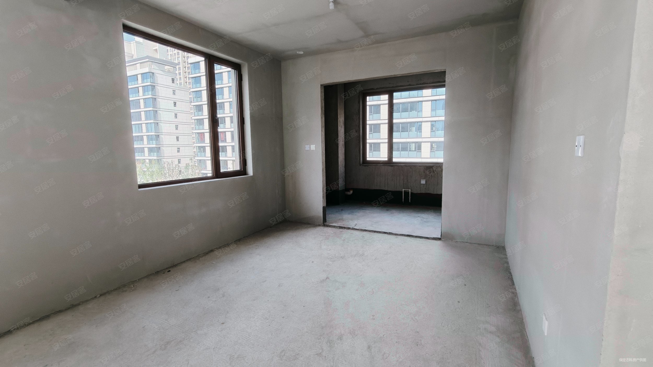 云玺首府4室2厅4卫239㎡南北257万