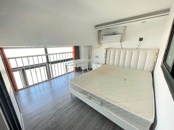 上海浦东临港新城临港17区17区复式两房精装修全配出行方便,生活圈