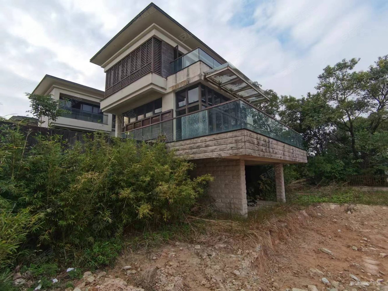 江门房产网>江门二手房>鹤山市二手房>中山路二手房>十里方圆(别墅)>