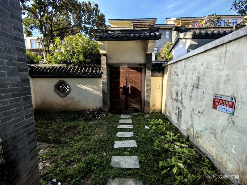 金科东方大院别墅 靠近出口 前后花园 位置安静