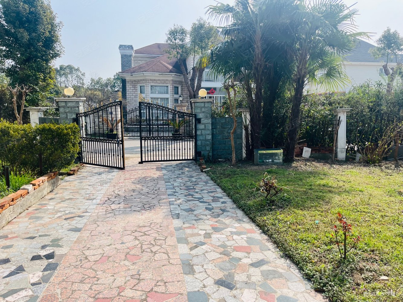 鸿运花园独栋别墅大花园600平业主诚心出售