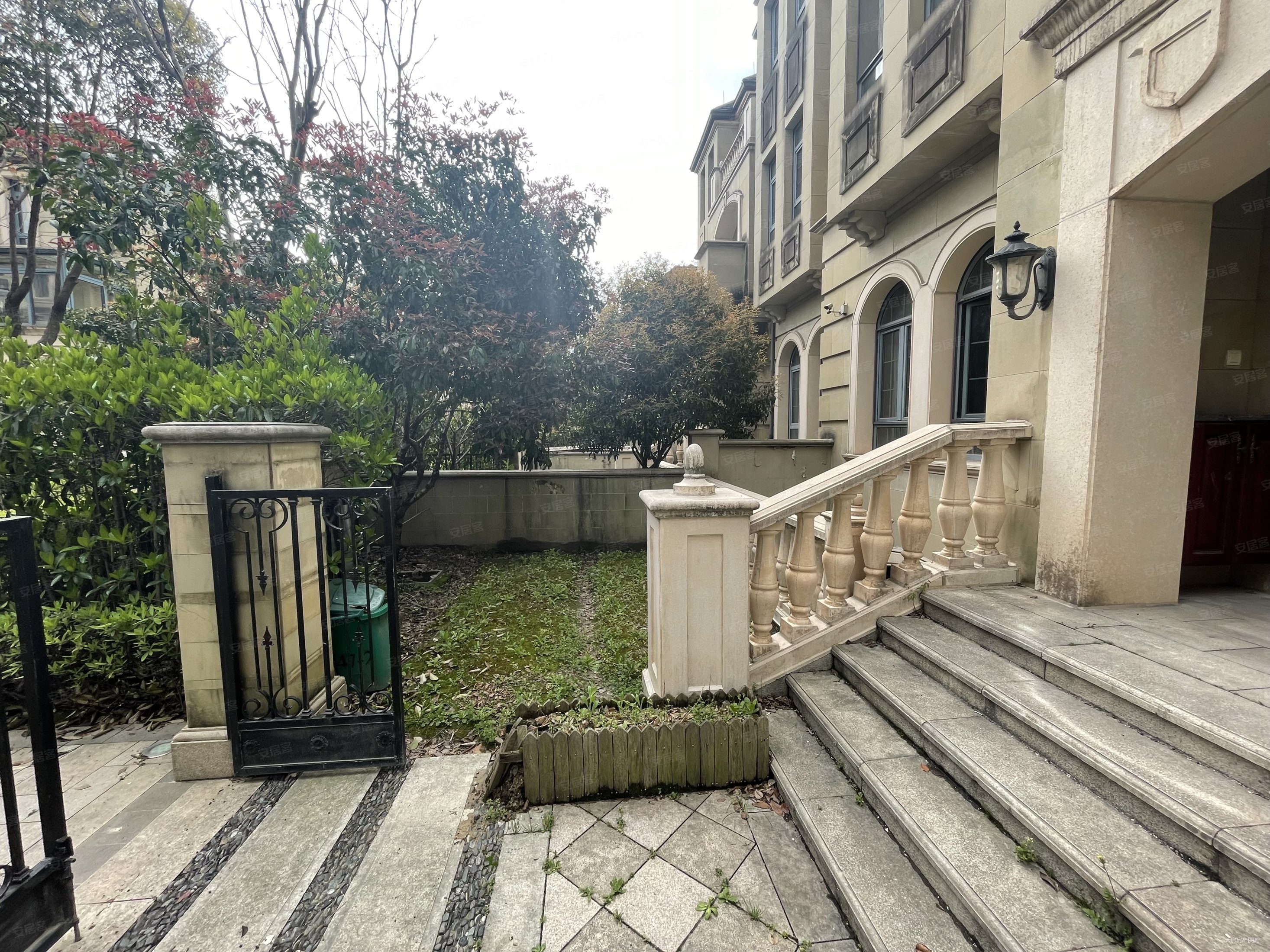 6万 夏宫排屋别墅 满五 带大露台,金都夏宫(别墅)二手房,1080万,5室2