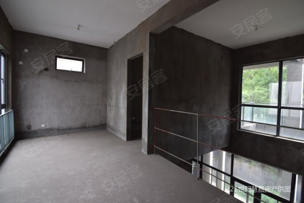 【多图】华侨城208区联排端头别墅 楼间距开阔