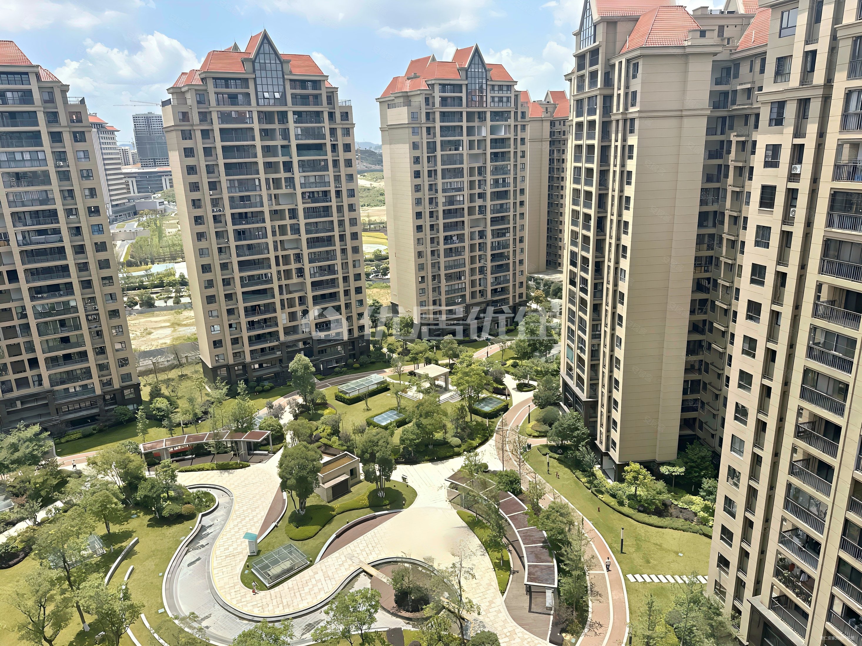 贵安山语城4室2厅2卫123㎡南北69万