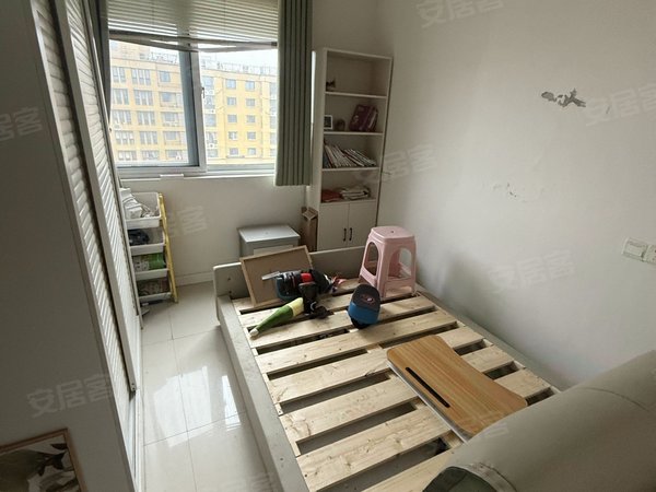 徐州新沂新华路嘉瑞家园初次租，嘉瑞家园，三室两卫精装，1400一月包物业出租房源真实图片