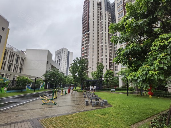 广州黄埔科学城小新塘回迁房j区小新塘回迁房j区 2室1厅1卫 77平 电梯