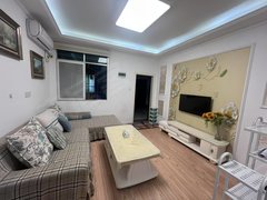 巴中巴州巴人广场草坝街2室2厅一卫精装修家具家电齐全拎包入住出租房源真实图片