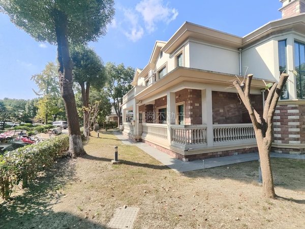 上海闵行马桥山水世纪山水世纪独栋别墅,精装四套房设计,加保姆间