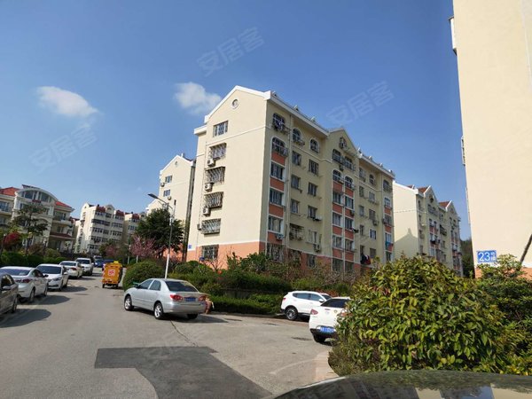 青岛崂山崂山区政府金岭新村金岭新村 精装套一 家具家电齐全 总价低