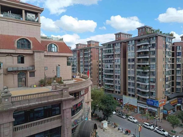 贵阳乌当新添寨蓝波湾新天卫城卫央街区新添寨新天卫城卫央街区电梯