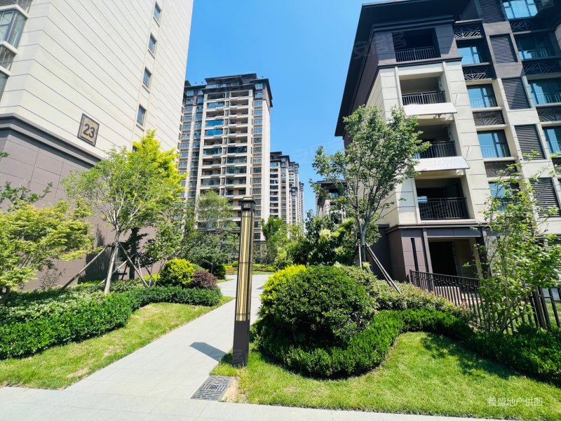 赔45万宝丽天樾小高40中旁128平两卫带车储