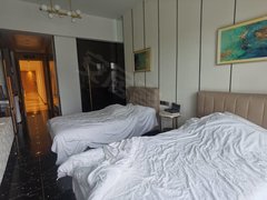 珠海横琴横琴口岸保利单间，出租现房，随时可以看房，搬走一张床，可以配一套沙发出租房源真实图片