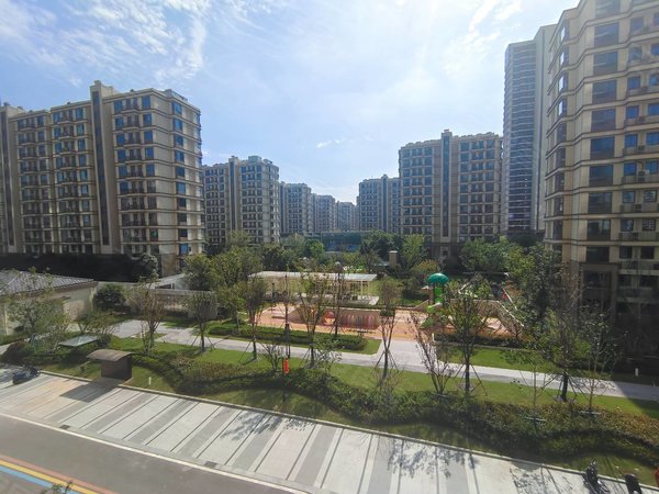 苏州常熟虞山林樾香庭(北区)中南林樾   超大横厅   裸租  随时可看