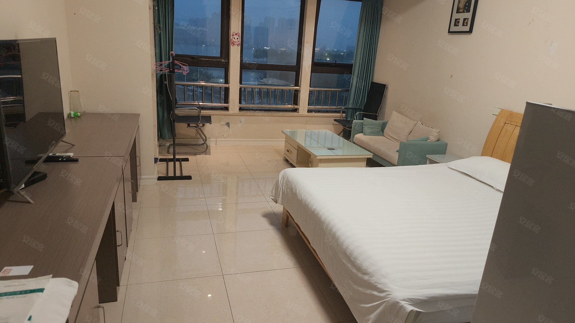 融创公馆b套一南向精装修家具家电齐全