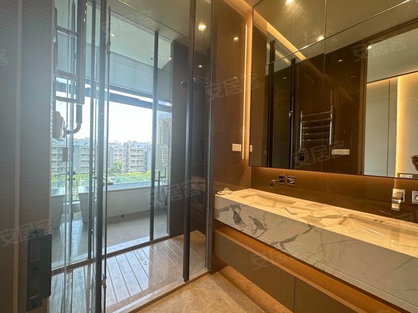 杭州滨江区政府星耀中心悦casa,283平大平层,挑高很不错,滨江银泰隔壁