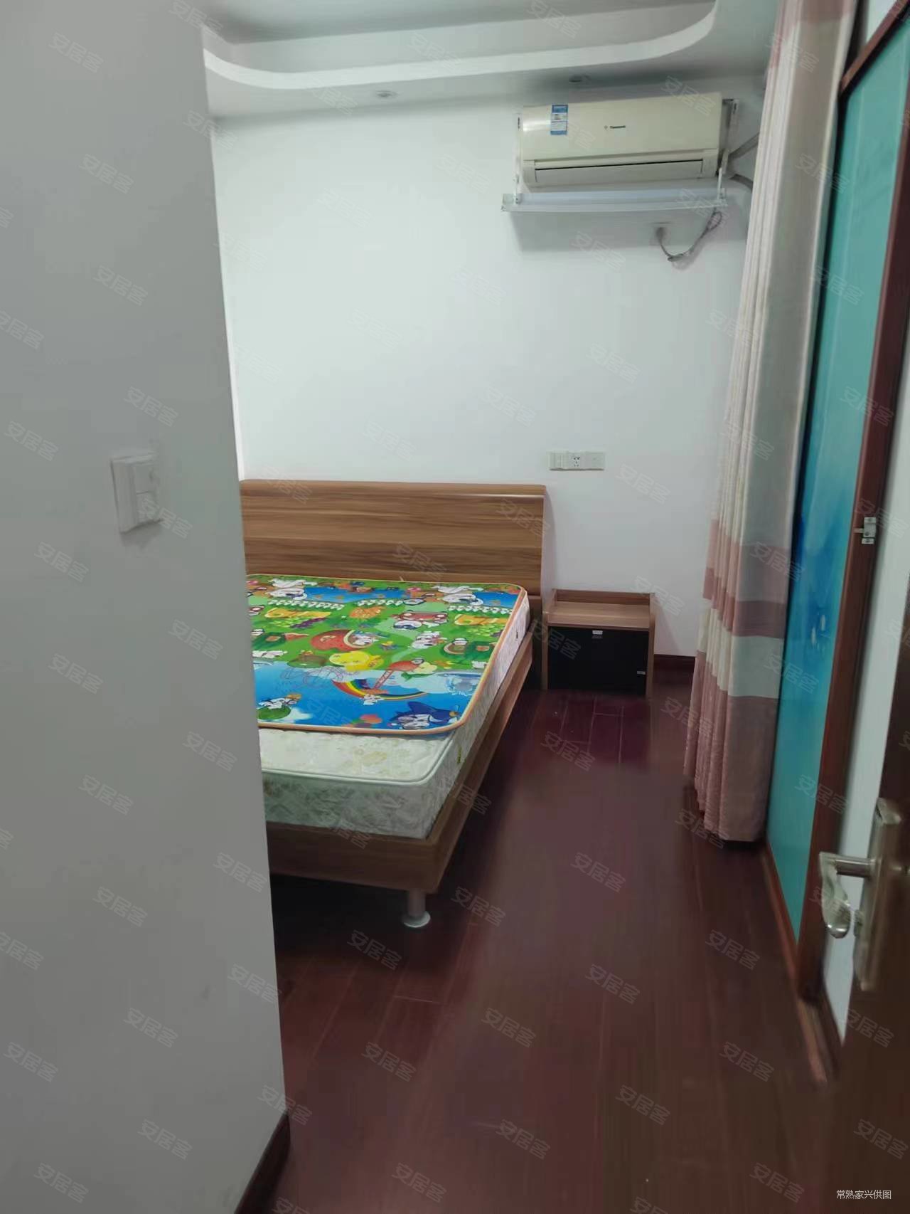 东湖京华京润苑全新精装满两年ok房东只卖90w看房方便