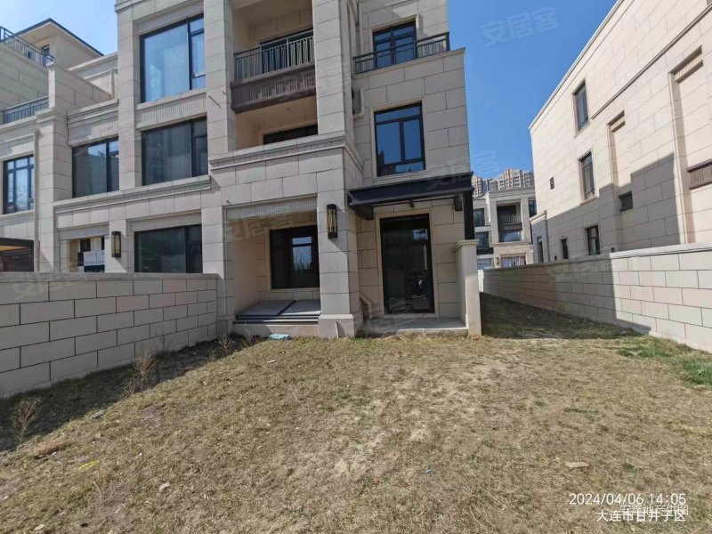 大华诺斐墅地上三层地下一层大院子带车库买房3000