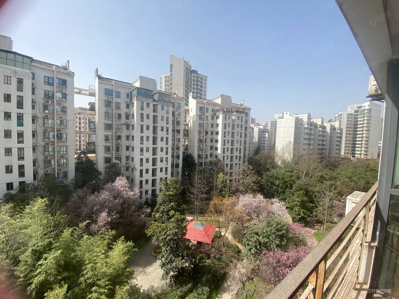 西安房产网>西安二手房>高新区二手房>高新路二手房>天地源枫林绿洲>