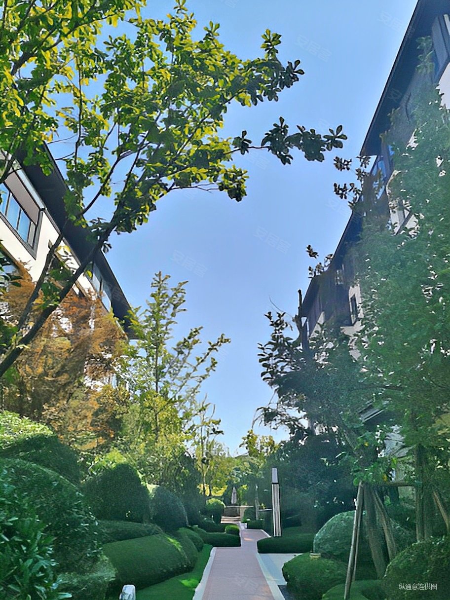 冠景君悦湖4室2厅3卫158.64㎡南北715万