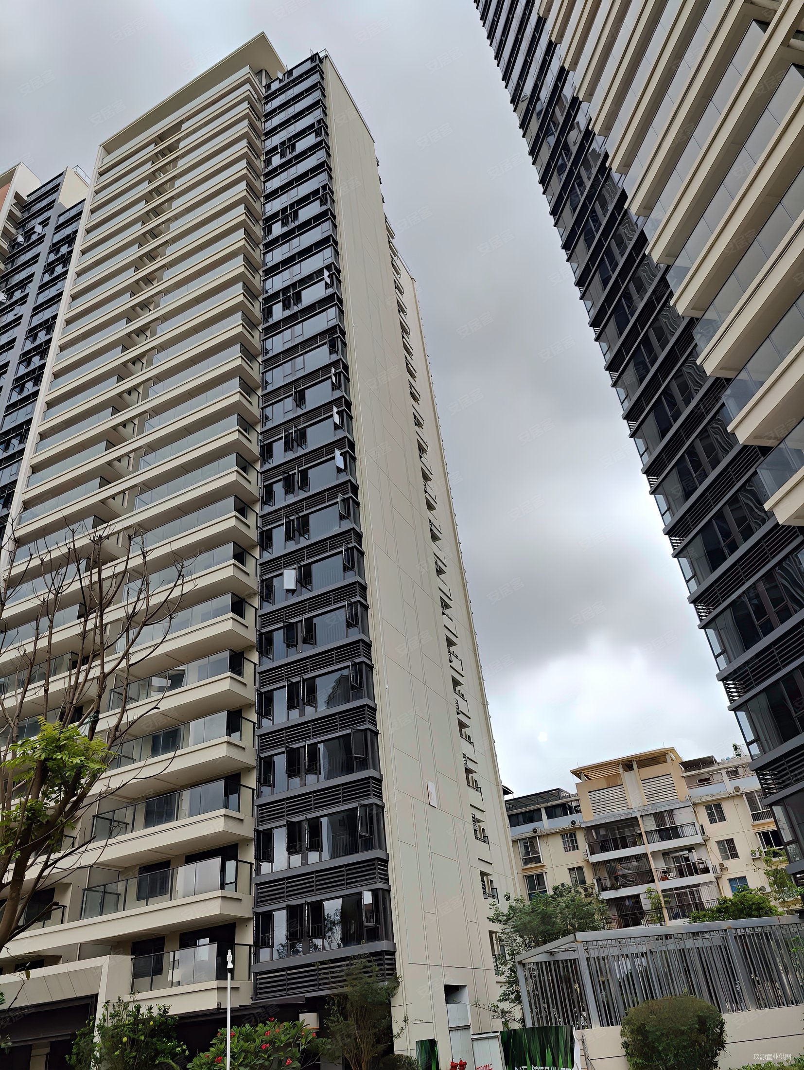 星海银沙单价9字头看邕江近地铁现房