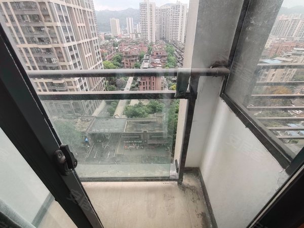 重庆沙坪坝新桥万科金色悦城(5期商住楼)万科新上好房  可短租 可月付