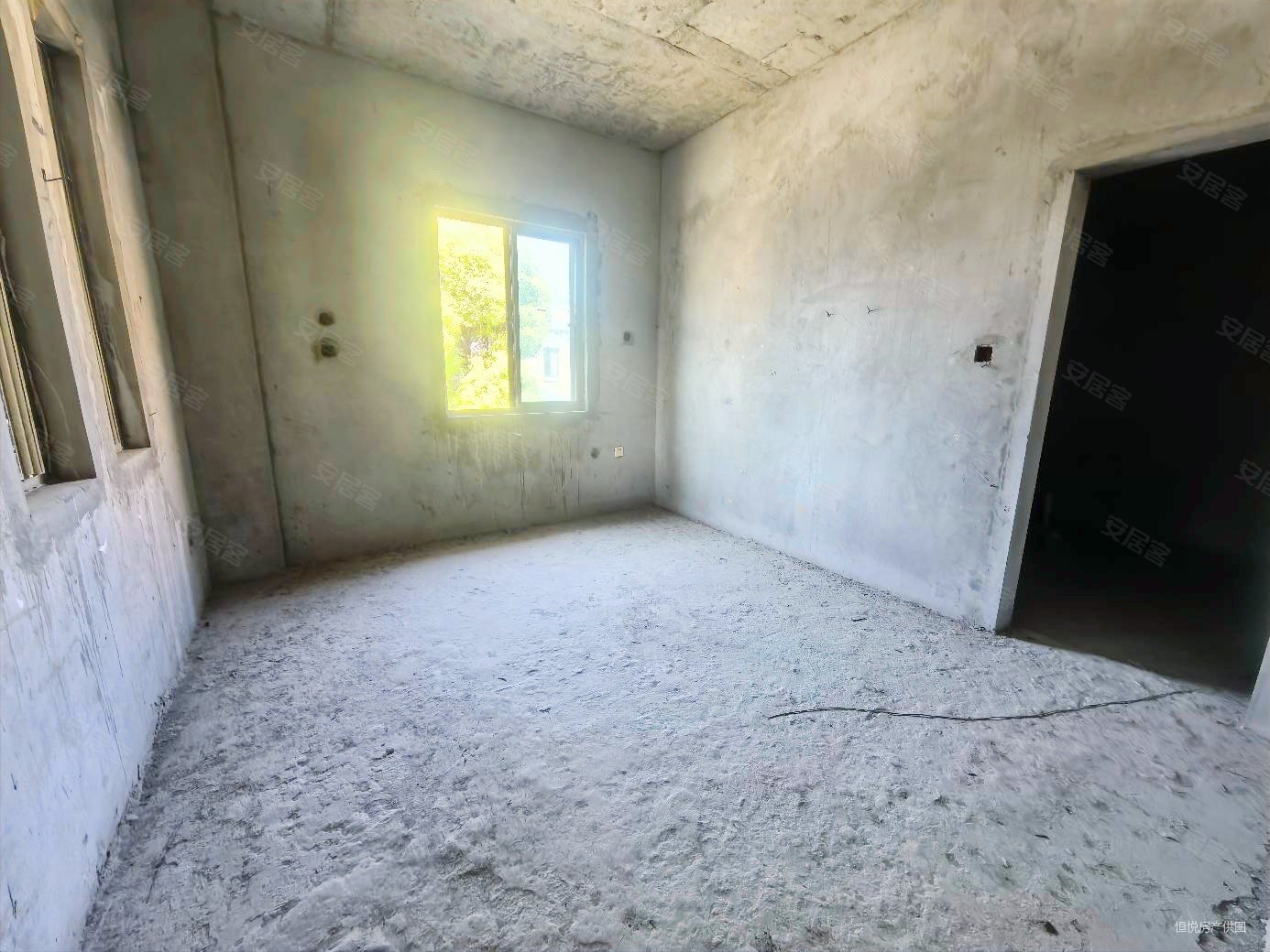 阳明山庄5室2厅2卫360㎡南北555万