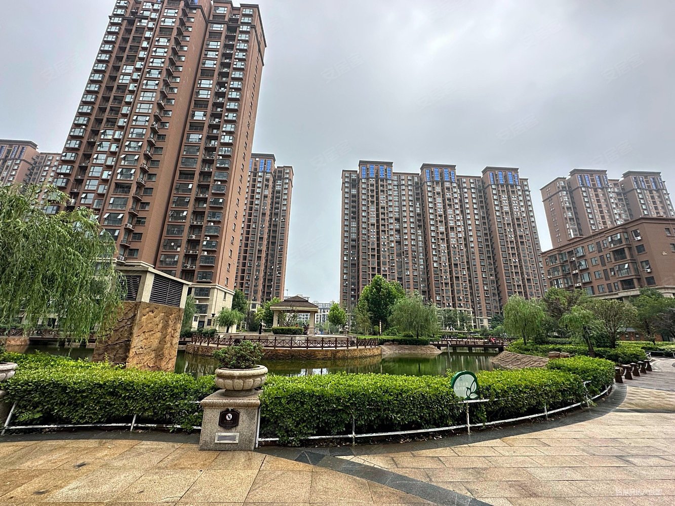 龙栖湾二期房东装好一天未住可做婚房99平南北通透装修简单大方