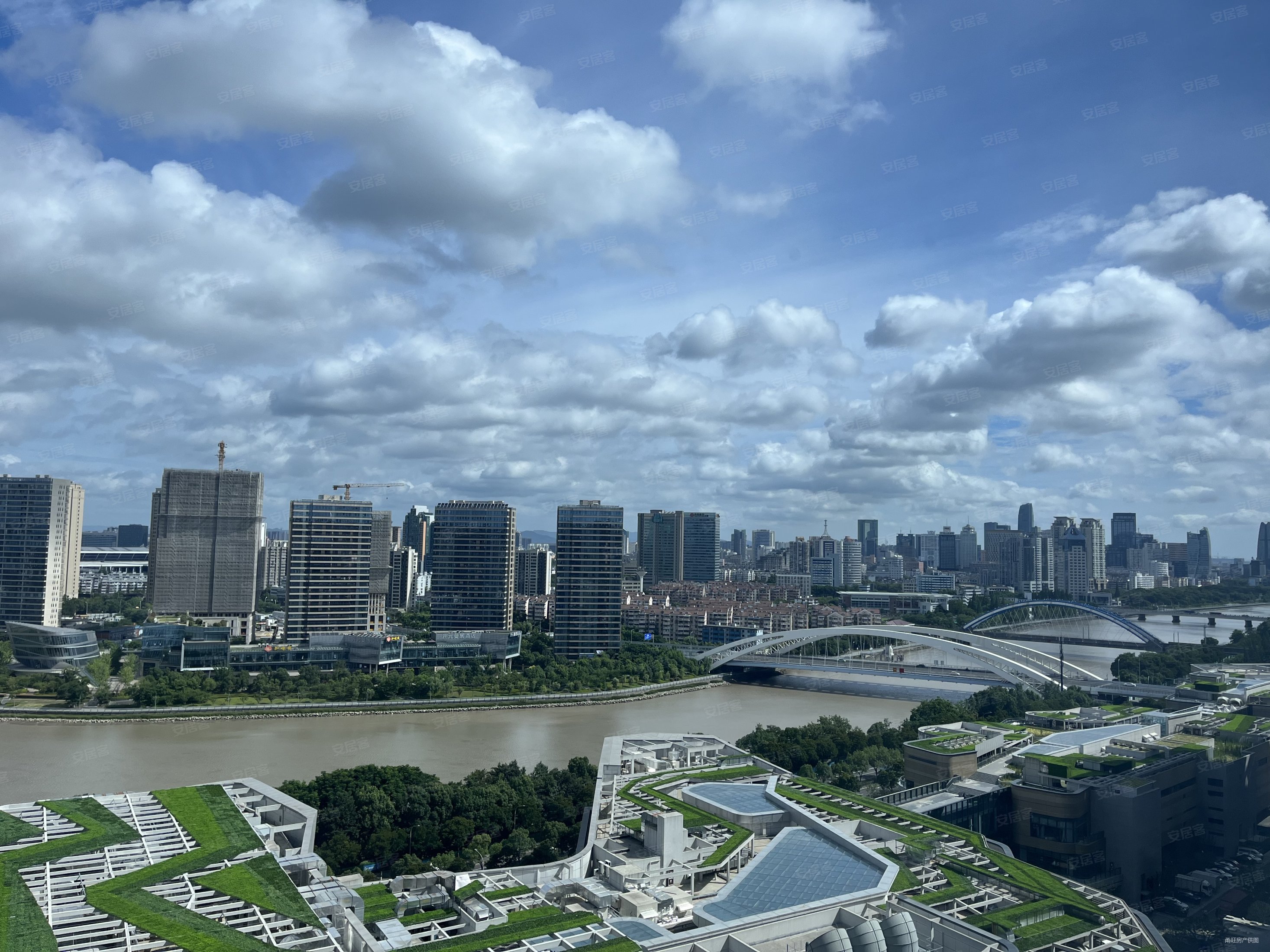 江东金茂府边 一品滨江湾(宁波湾)七中镇安 随时看房,一品滨江湾(西区