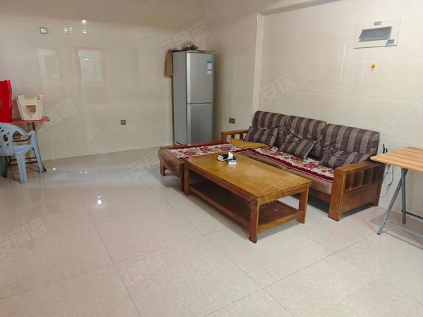 泉州南安南安市区名都城名都城标准两房家电齐全靠近大门口仅租1300