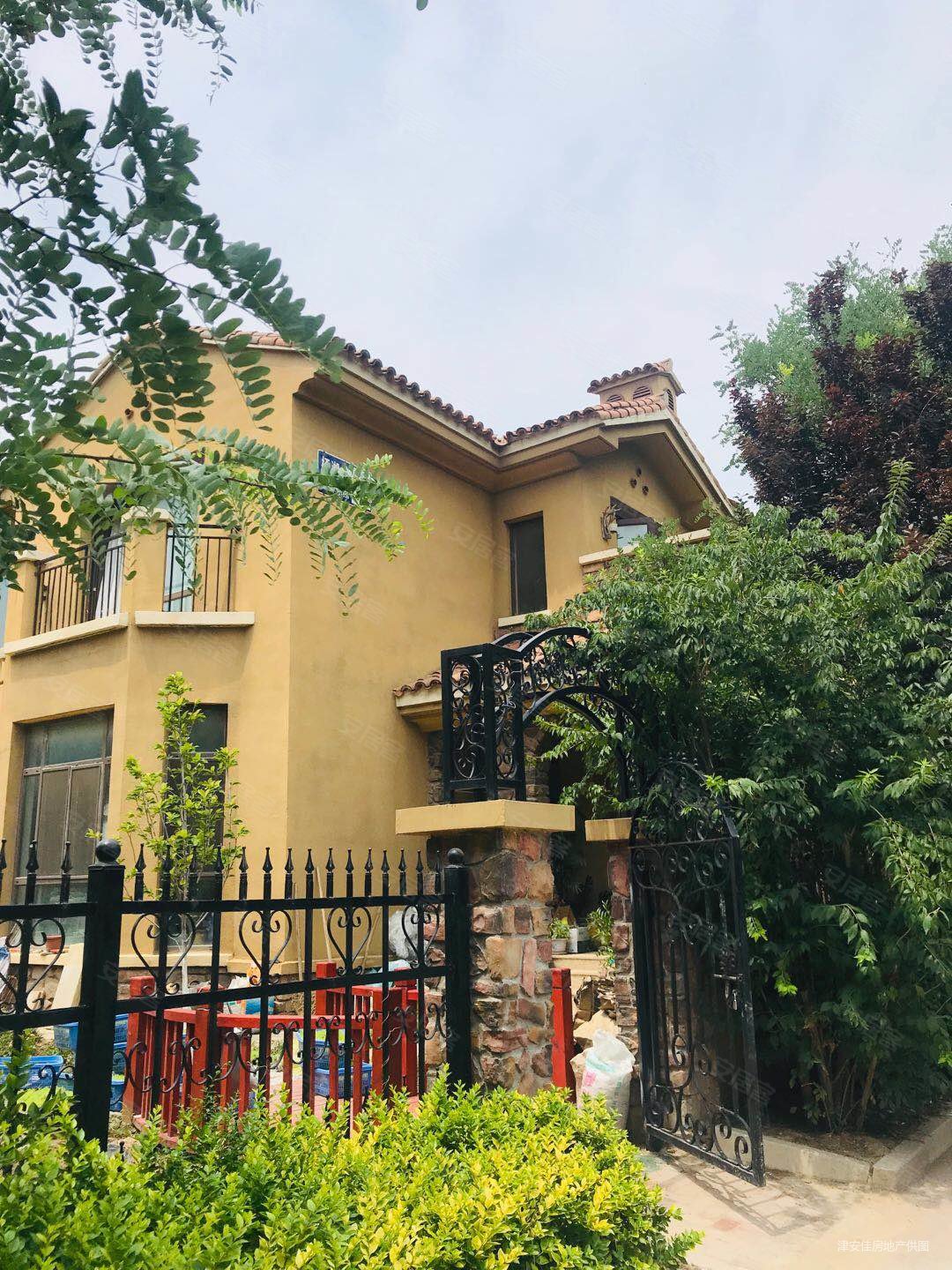 捡漏好房 团泊湖庭院 使用面积300平 院200平 业主急售