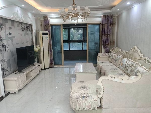 昆山周市镇万达博威黄金海岸黄金海岸花园精装三房两卫4200包物业有