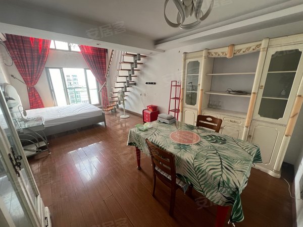 上海青浦香花桥都汇华庭(公寓住宅)崧泽高架入口处,去虹桥不堵车,复式