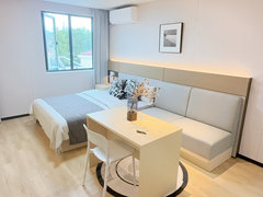 上海闵行老闵行老闵行 碧江广场 五院附近 汽轮小区 朝南主卧室  押一付一出租房源真实图片